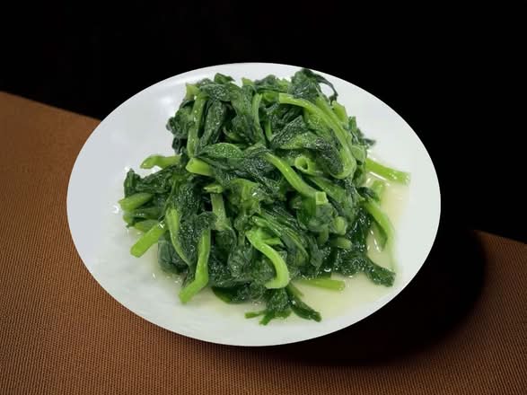 Stir-fried bean seeding  / 清炒豆苗